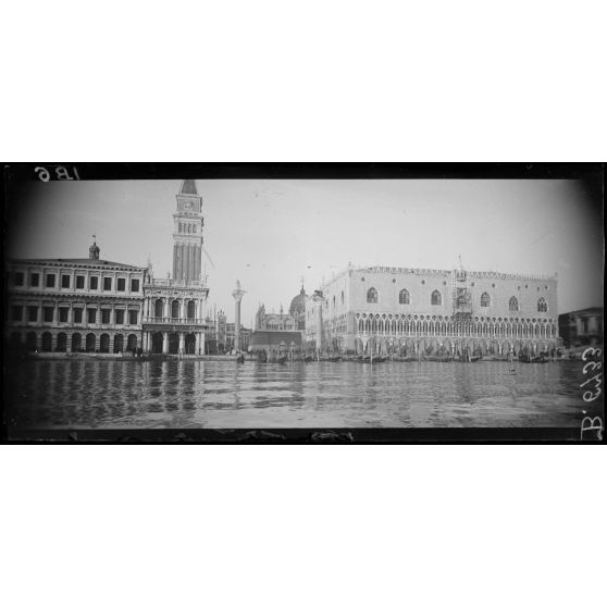 La Piazetta. [légende d'origine]