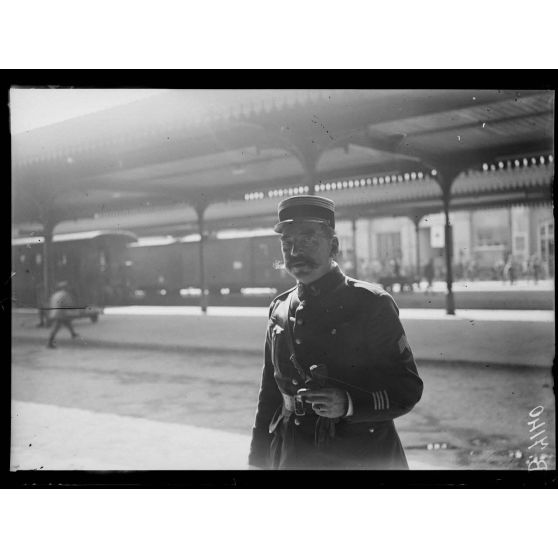 Chiamata (Italie). Le commandant Nolette, commissaire français de la gare de Turin. [légende d'origine]