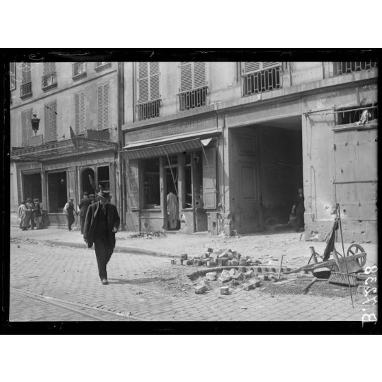 Bombardement de Paris par canon à longue portée le 27 et 28 mai 1918. [légende d'origine]