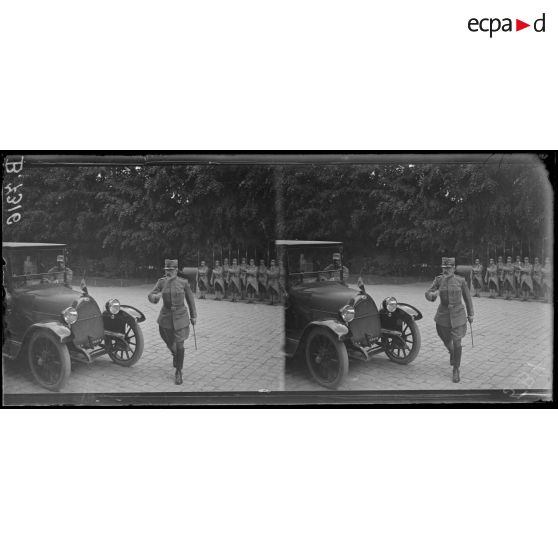 Versailles. Comité interalliés. Conférence du 3 juin 1918. Arrivée du général Di Robilant. [légende d'origine]