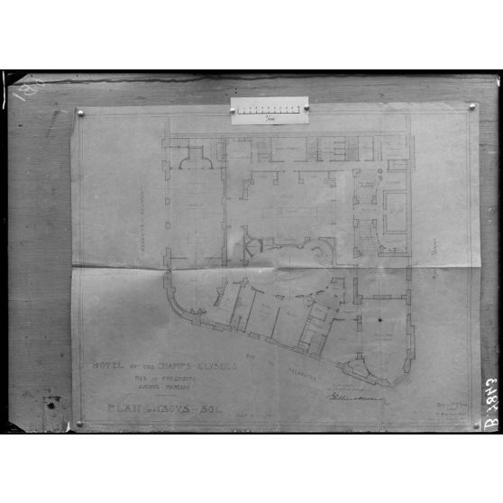 Paris. Plan de l'hôtel Astoria. 1er sous-sol. [légende d'origine]