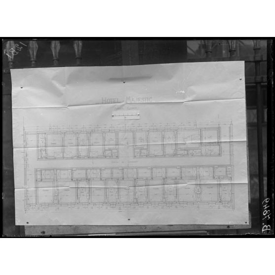 Paris. Plan de l'hôtel Majestic. Etages, partie centrale. [légende d'origine]