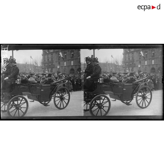 Paris. Visite du président Wilson. Défilé du cortège, le général Pershing. [légende d'origine]