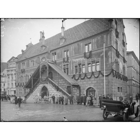 Mulhouse (Alsace). L'hôtel de ville. [légende d'origine]