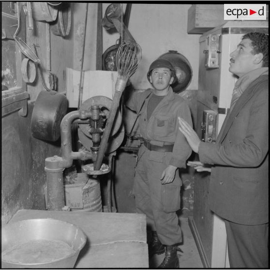 Opération de police dans la casbah d'Alger.