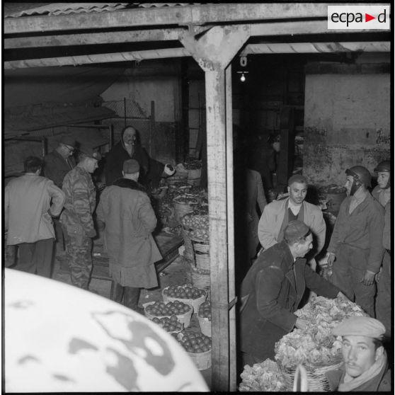 Activités des halles centrales de Belcourt, Alger.