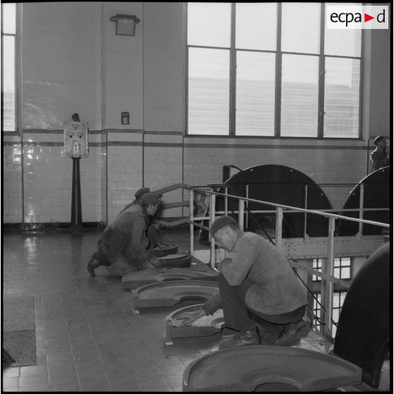 Vue de la centrale électrique de Belcourt.