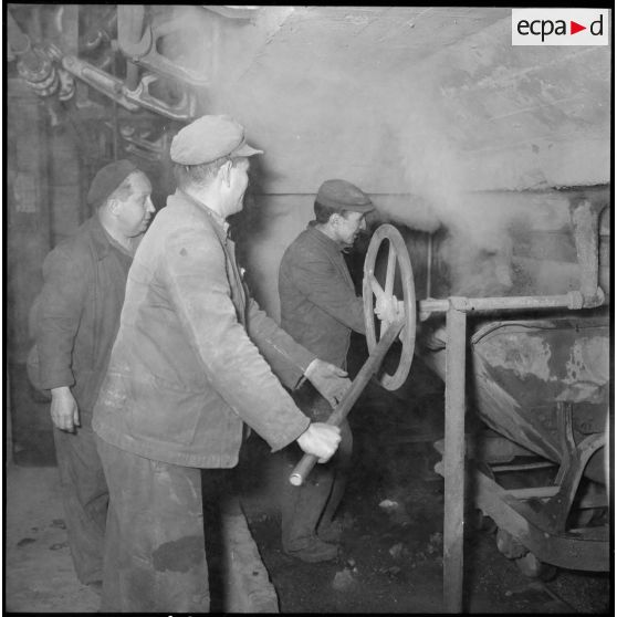 Vue de la centrale électrique de Belcourt.