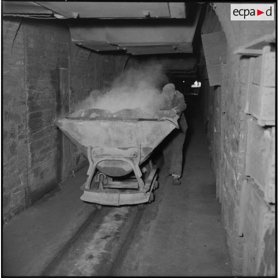 Vue de la centrale électrique de Belcourt.