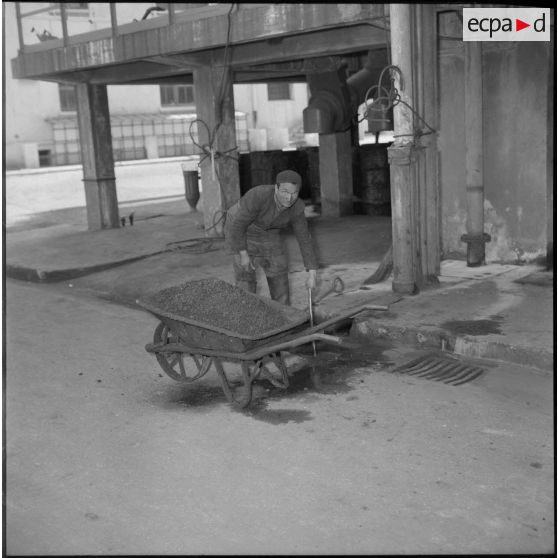 Vue de la centrale électrique de Belcourt.