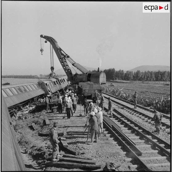 Déraillement du train Oran-Alger.