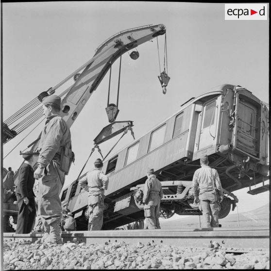 Déraillement du train Oran-Alger.