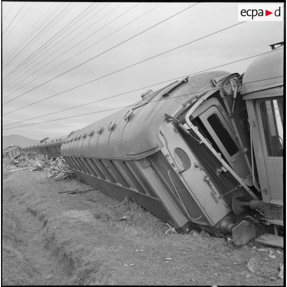 Déraillement du train Oran-Alger.