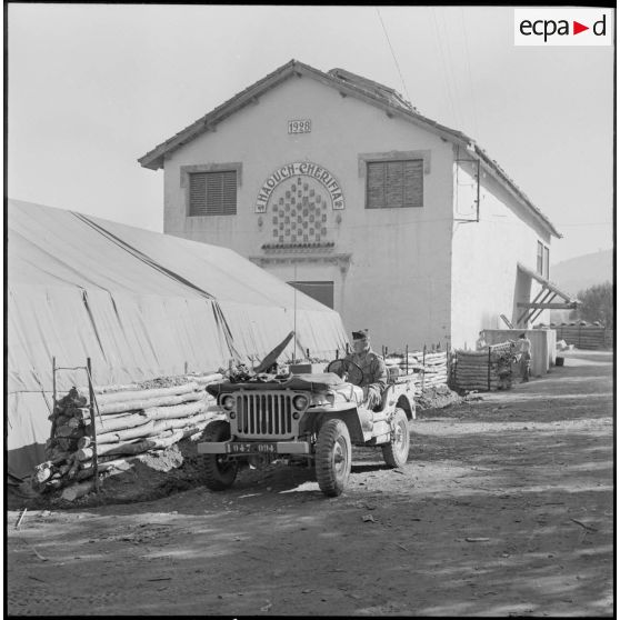 Vue d'une jeep du RCCC.
