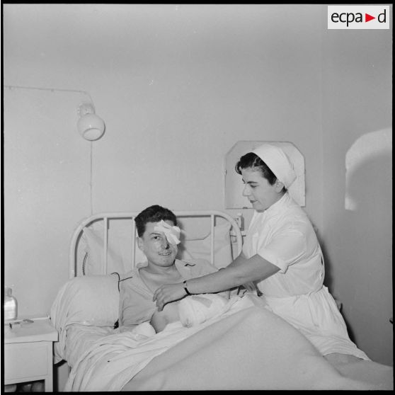 Soins infirmiers à l'hôpital Maillot d'Alger..