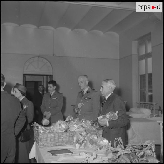 Visite d'une délégation à l'hôpital Maillot d'Alger.