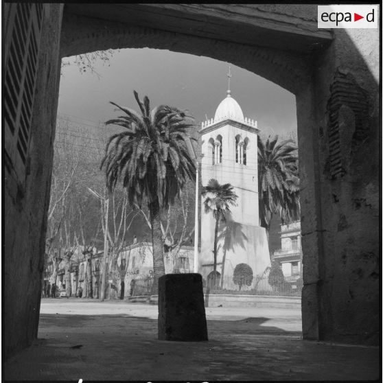 Une place de Miliana.