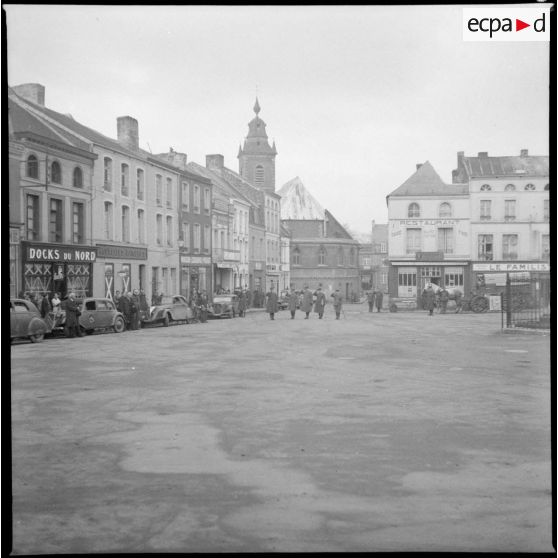 Plan général d'une prise d'armes en l'honneur de la visite d'une personnalité britannique.