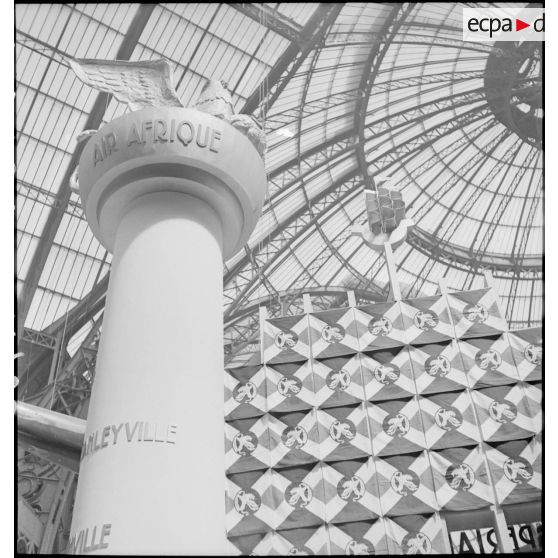 Divers plans de stands de l'exposition au Grand Palais : la France d'outre-mer.