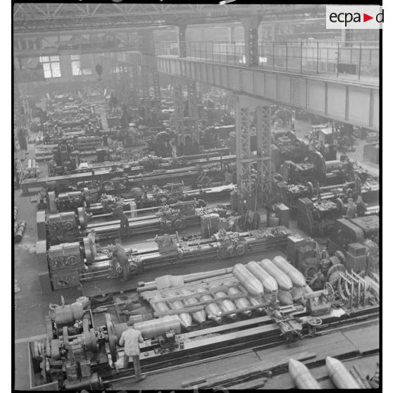 Plan général d'un atelier à l'intérieur de l'usine d'armement.