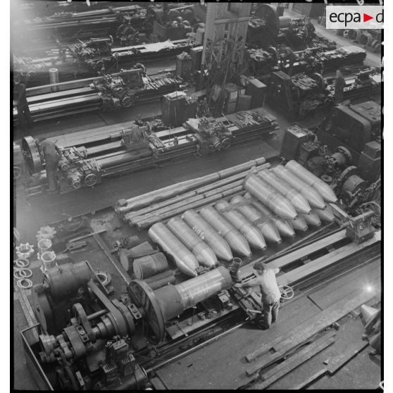 Plan général d'un atelier à l'intérieur de l'usine d'armement.