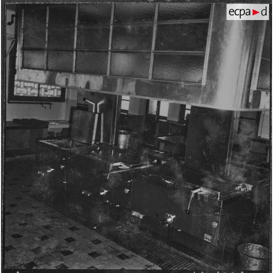 Algérie. Des bâtiments du Génie. Cuisine.