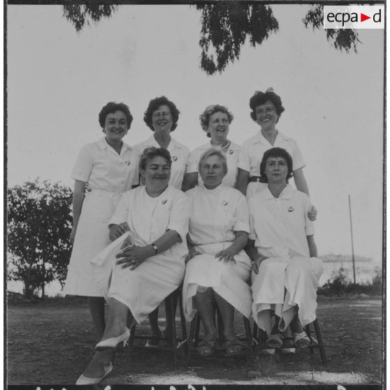 Groupe d'EMSI (équipe médico-sociale itinérante) en Algérie.