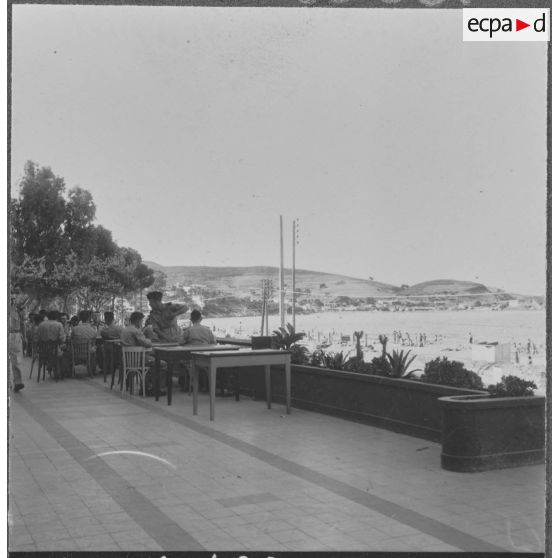 Bône. Centre de repos de la ZNEC (zone nord est constantinois). La plage vue de la terrasse.