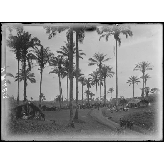 Baré. Village haoussa de Baré. [légende d'origine]