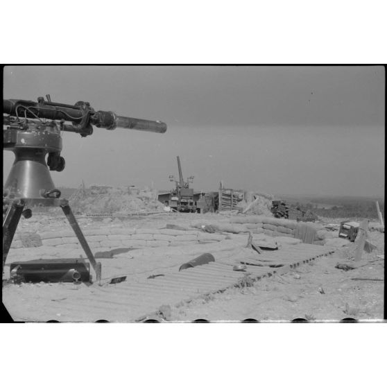 Position d'artillerie britannique abandonnée.