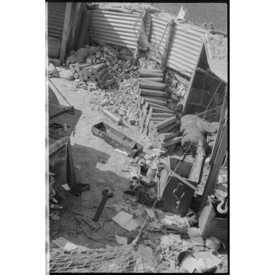 Position d'artillerie britannique capturée.