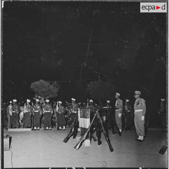 Saint Arnaud. Anniversaire de la création du 3e régiment des tirailleurs (RT). Drapeau du 3e RT pendant la veillée d'armes.