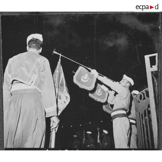 Saint Arnaud. Anniversaire de la création du 3e régiment des tirailleurs (RT). Sonnerie aux morts pendant la veillée d'armes.