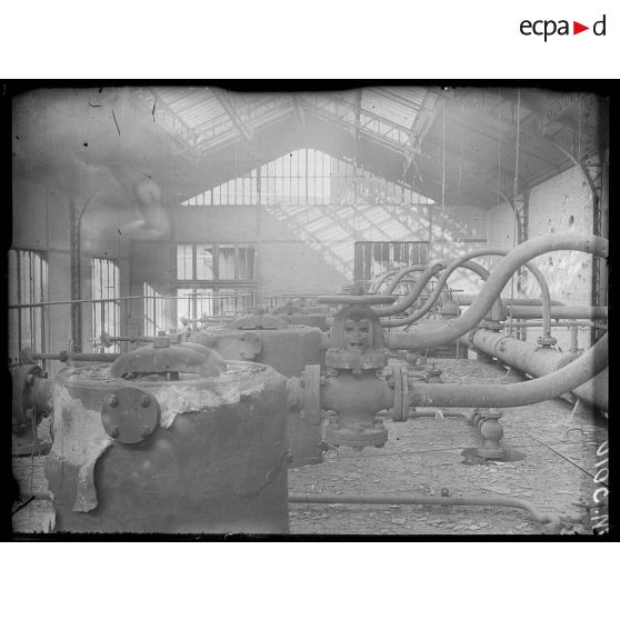 Paris, bombardement par canon du 30 mars 1918. Dégâts 21 quai de Seine. [légende d'origine]