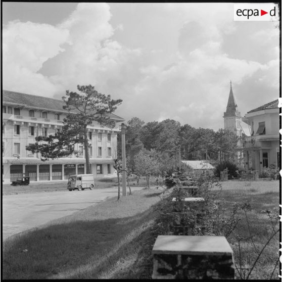 Hôtel du Parc à proximité de la cathédrale Saint-Nicolas à Dalat. [description provisoire]