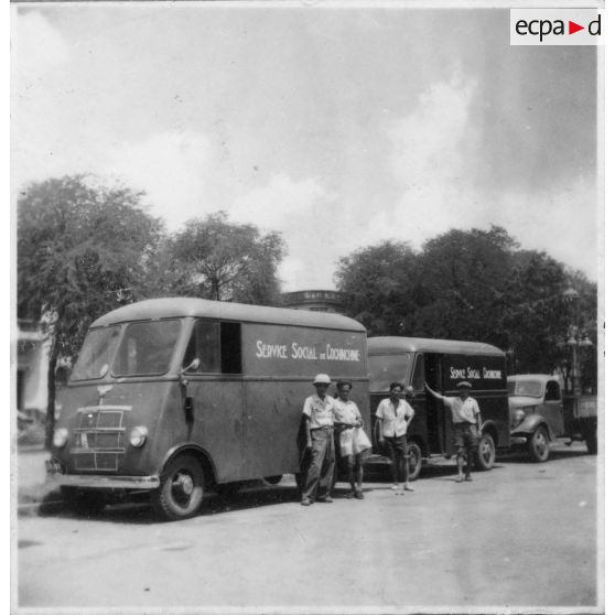 Camionnettes du Service Social de Cochinchine.