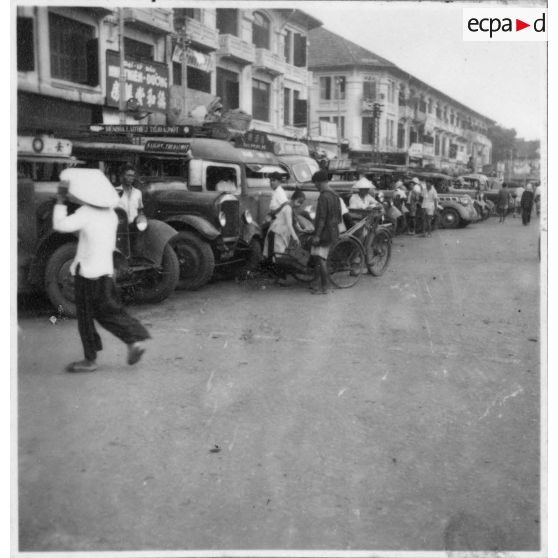 Gare d'autobus à Saigon.