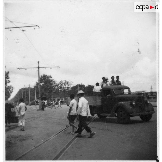 Camion circulant dans les rues de Saigon.