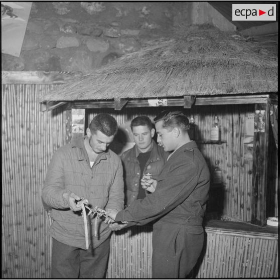 Le bar du foyer du 7e bataillon de chasseurs alpins (BCA).