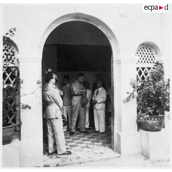 Vernissage du concours des élèves de l'école d'arts appliqués de Gia Dinh. [description provisoire]