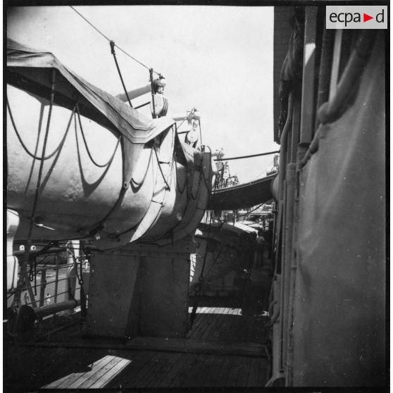 A bord du paquebot-hôpital "Cap Saint-Jacques". [description provisoire]