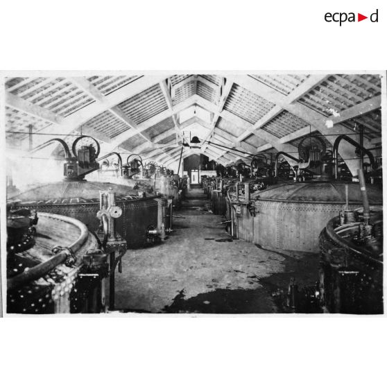 L'usine des Distilleries d'Indochine située dans le quartier de Binh Tay à Cholon. [description provisoire]