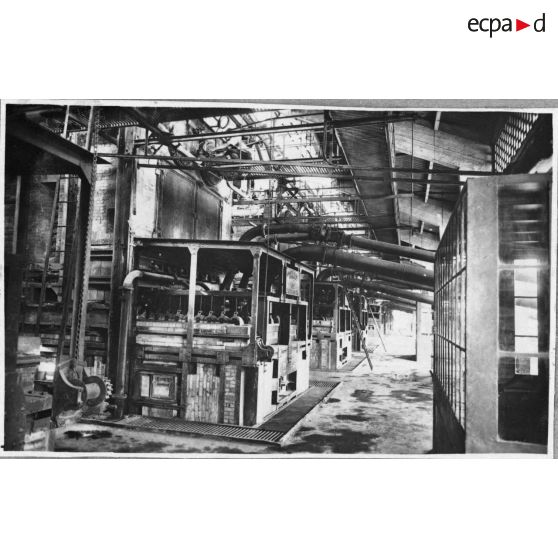 L'usine des Distilleries d'Indochine située dans le quartier de Binh Tay à Cholon. [description provisoire]