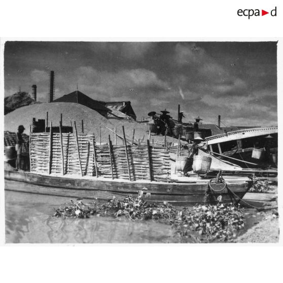 Une rizerie de Cholon. [description provisoire]