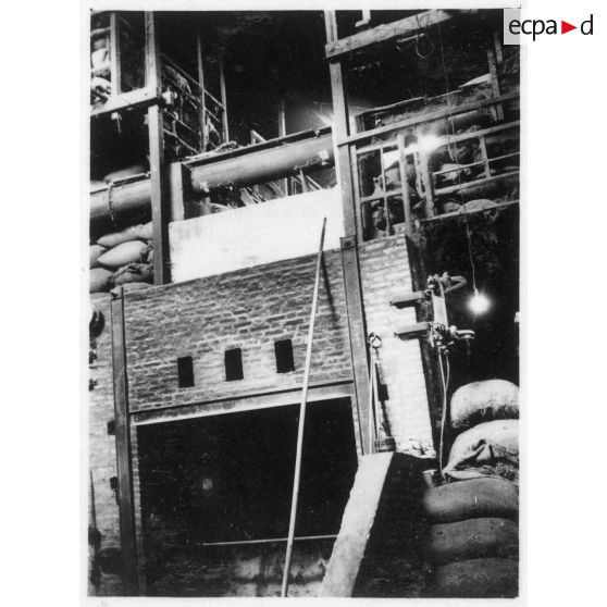 Une rizerie de Cholon. [description provisoire]