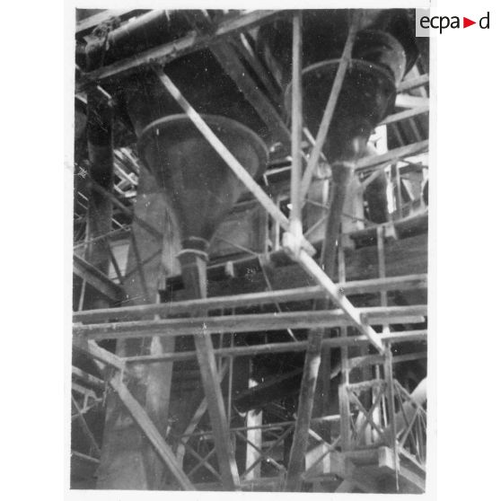 Une rizerie de Cholon. [description provisoire]