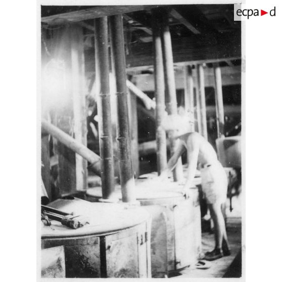 Une rizerie de Cholon. [description provisoire]