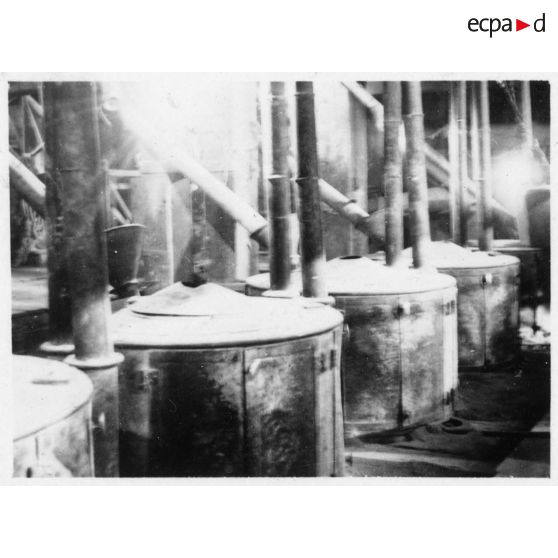 Une rizerie de Cholon. [description provisoire]