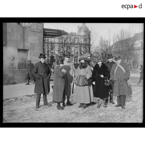 Metz, troupe du théâtre aux Armées qui a donné deux représentations. [légende d'origine]