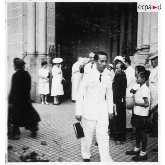 Les obsèques de Mr. Denis Le Phat An à la cathédrale Notre-Dame-de-Saigon. [description provisoire]